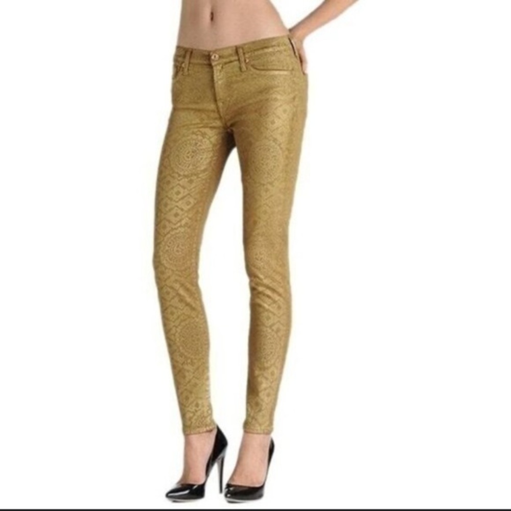 7 For All Mankind gold medallion skinny jeans. Size 27. Stretch